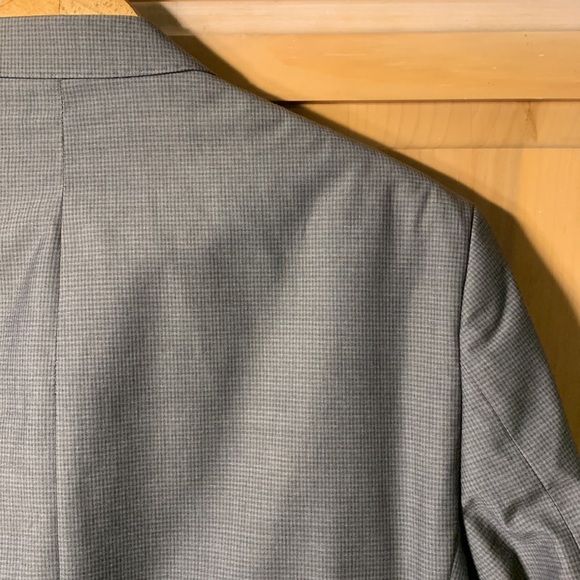 Calvin Klein (40R) - Picture 11 of 16